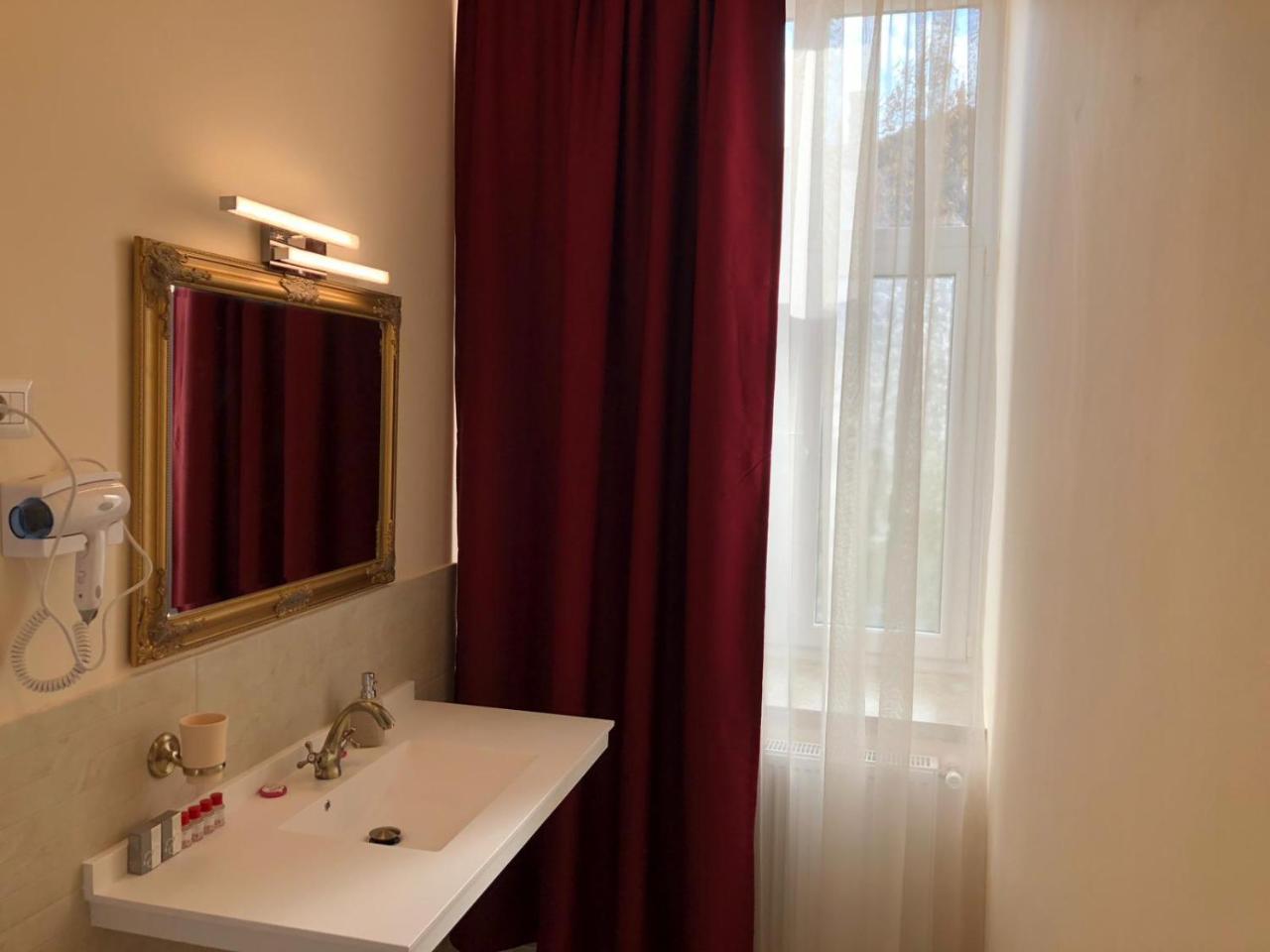 Bed and Breakfast Ana Boutique Alba Iulia Zewnętrze zdjęcie