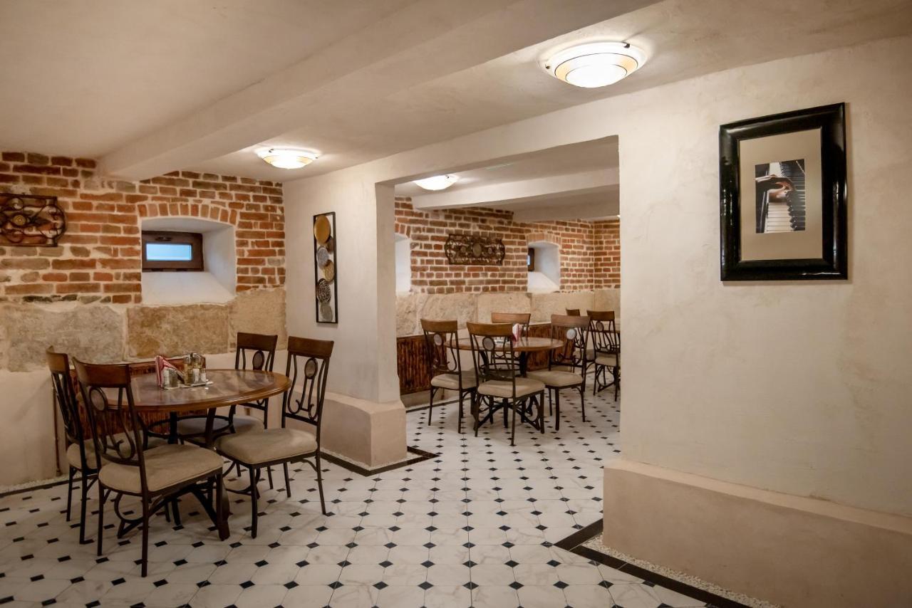 Bed and Breakfast Ana Boutique Alba Iulia Zewnętrze zdjęcie