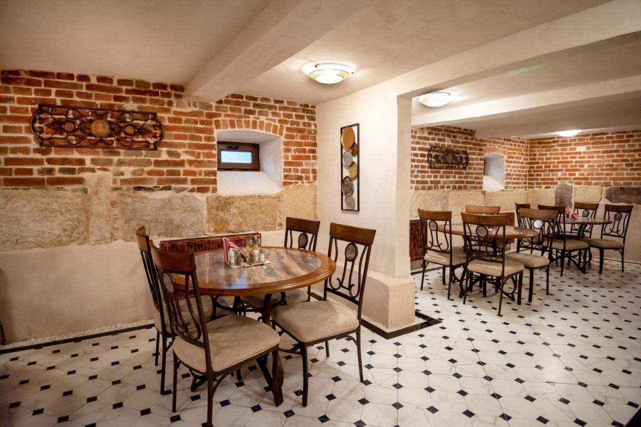 Bed and Breakfast Ana Boutique Alba Iulia Zewnętrze zdjęcie