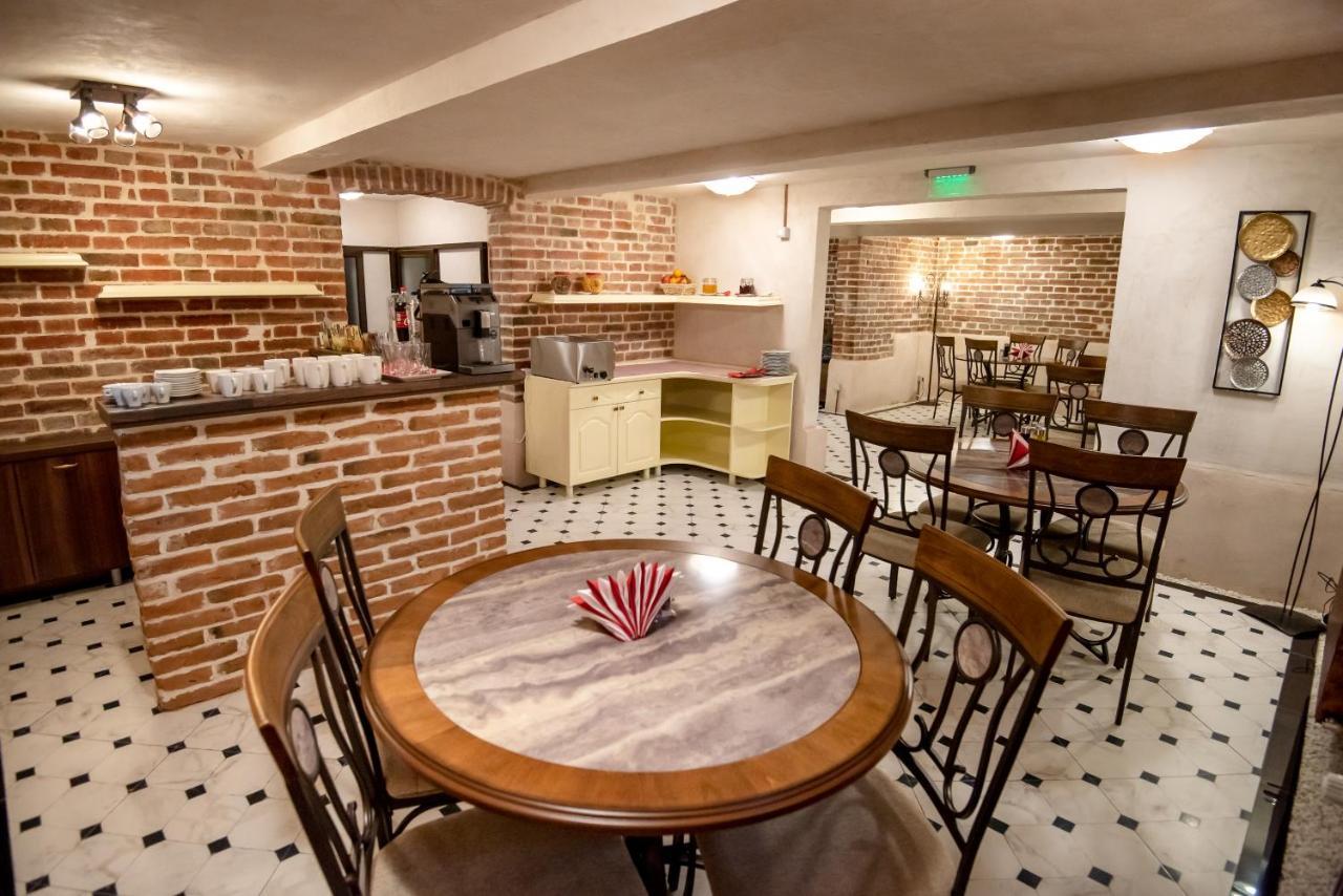 Bed and Breakfast Ana Boutique Alba Iulia Zewnętrze zdjęcie